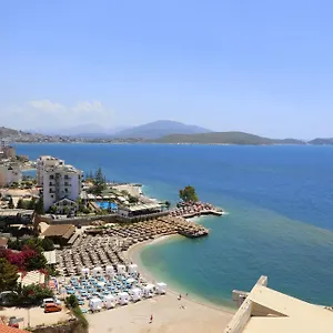 Apartment Blue, Sarande